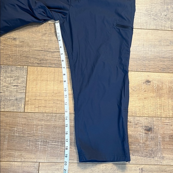 Eddie Bauer Women’s Tech Outdoor Hiking Navy Capri Pants Size 8 - Picture 12 of 13